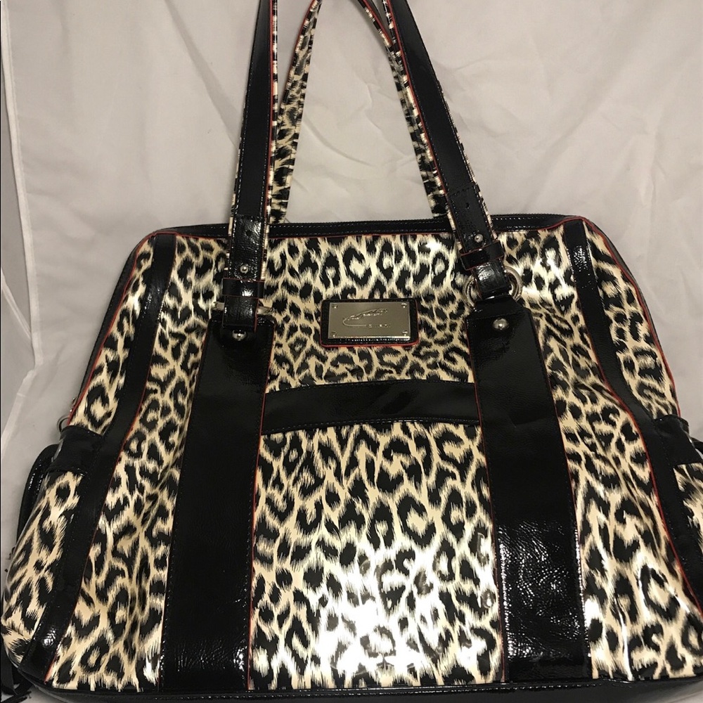 Fabulous Leopard print patent leather purse